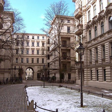 Ruhige Ferienwohnung In Kreuzberg Berlim Exterior foto