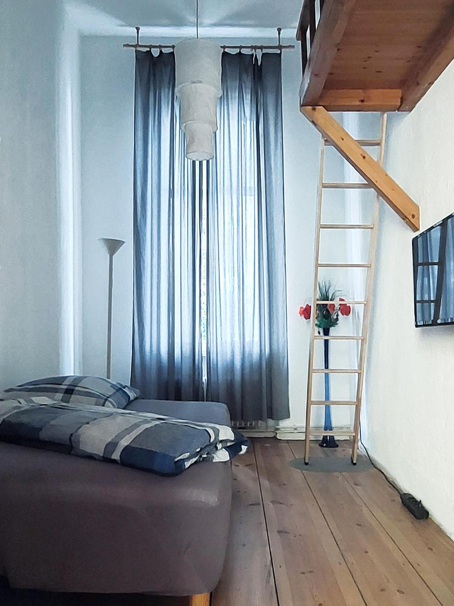 Ruhige Ferienwohnung In Kreuzberg Berlim Exterior foto