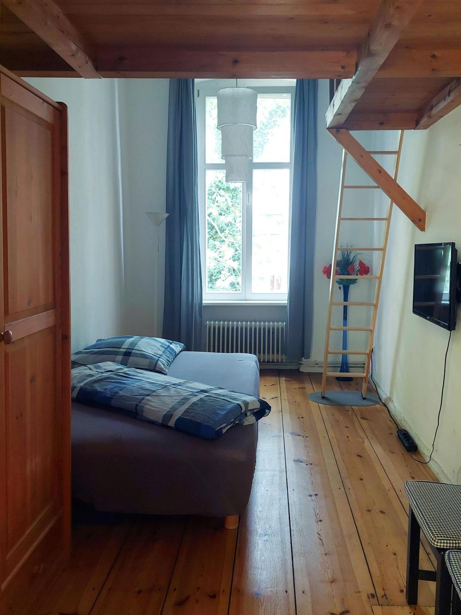 Ruhige Ferienwohnung In Kreuzberg Berlim Exterior foto