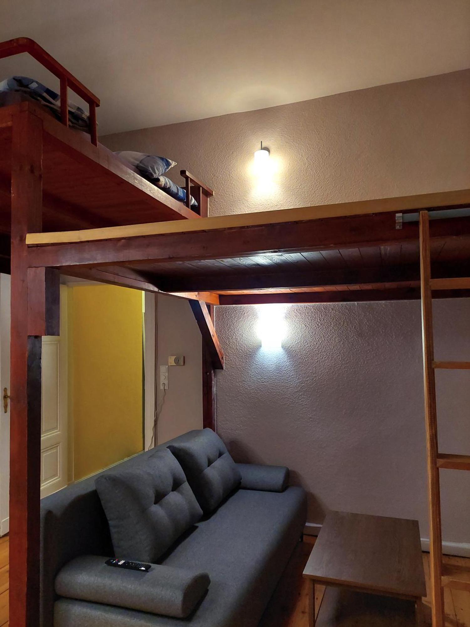 Ruhige Ferienwohnung In Kreuzberg Berlim Exterior foto